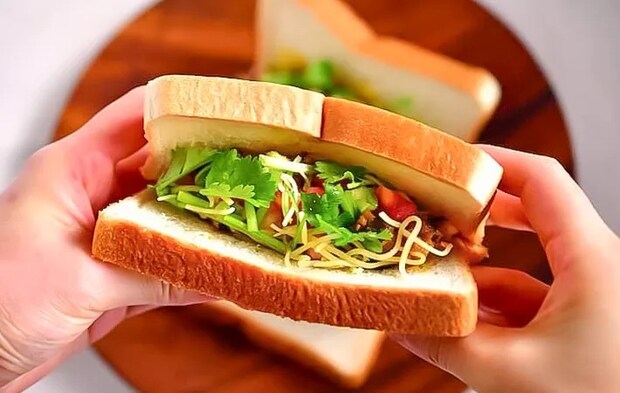 食パンカレータコスの写真（撮影：小泉明代）