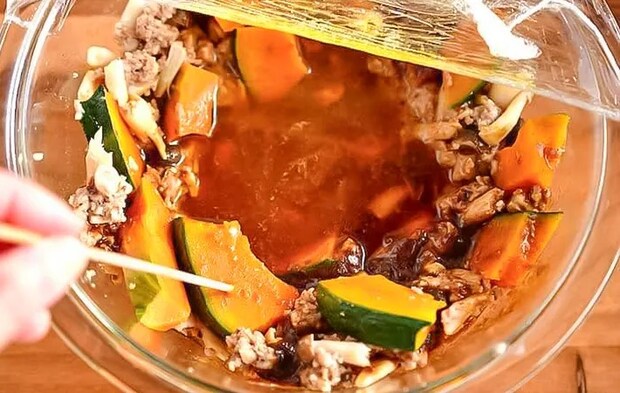 キーマカレーを作る写真（撮影：小泉明代）