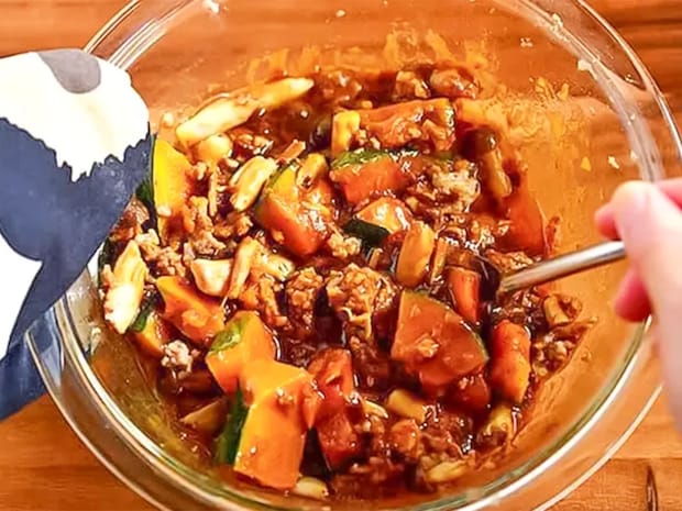 カボチャとカレールウをレンチンして…　管理栄養士が試して驚いた！ハウス食品の『時短ワザ』