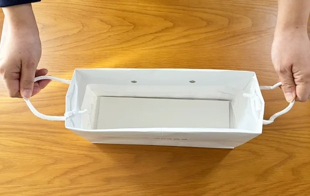 紙袋を使った収納術（撮影：grape編集部）