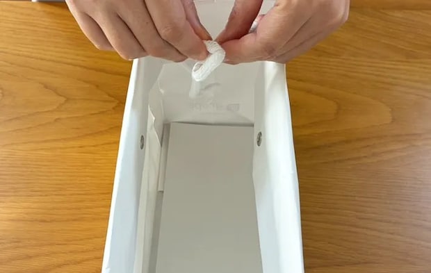 紙袋を使った収納術（撮影：grape編集部）