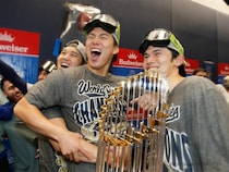 山本由伸が日本人16年ぶりのMVP！　ドジャースがワールドシリーズ連覇達成