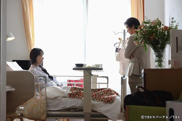 『ザ・ロイヤルファミリー』に出演する佐藤浩市さんが写る場面写真