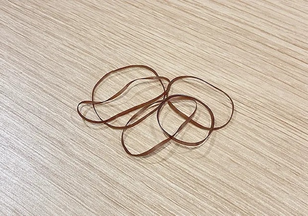 ゴム（撮影：grape編集部）