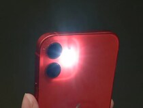 操作していないのにiPhoneのライトが点いた…！　魔法のような隠し機能に大興奮