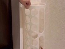 IKEAの袋ディスペンサーを傘立てに使うと？　結果に「完璧」「もう戻れない」