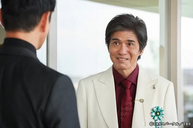 『ザ・ロイヤルファミリー』に出演する佐藤浩市さんさんが写る場面写真