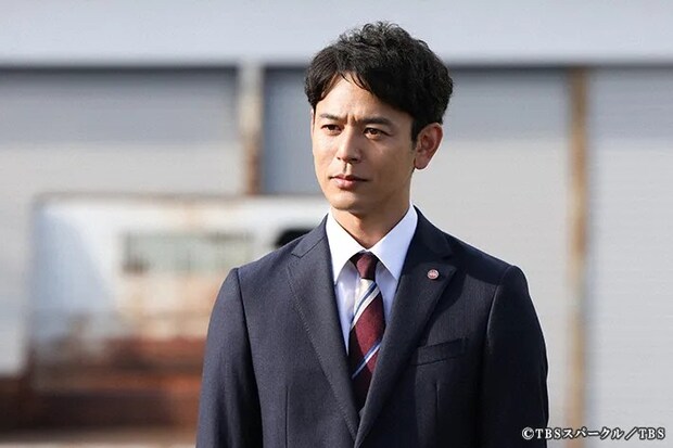 『ザ・ロイヤルファミリー』に出演する妻夫木聡さんが写る場面写真