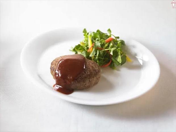 『ふんわりジューシーに！ ジューシーハンバーグ』の写真（画像提供：キユーピー株式会社）