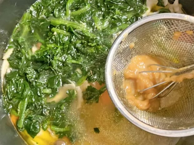 子供が「初めての味！」と感動　味噌汁にちょい足しした『意外な調味料』が？