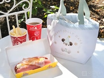 ホットドッグがグラタンに！？　ディズニーの『クリスマスフード』に驚き【スーベニア付き】