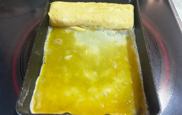 『おでんの素でだし巻き玉子』を作る写真（撮影：エニママ）