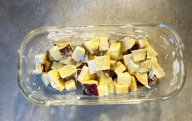 マヨネーズを入れて混ぜた写真（撮影：エニママ）