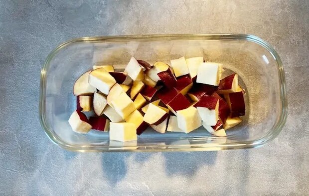 カットしたさつまいも写真（撮影：エニママ）