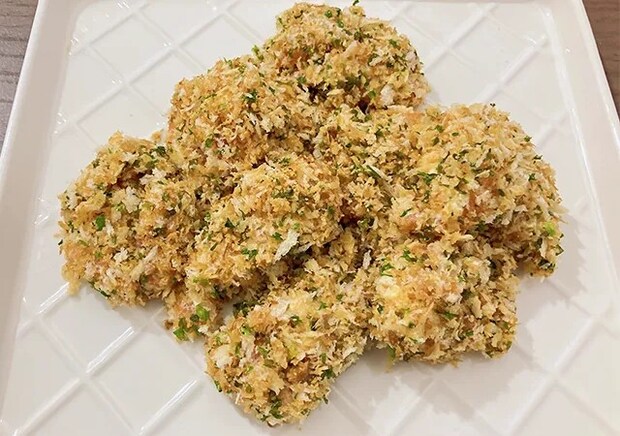 サーモンフライ（撮影：grape編集部）