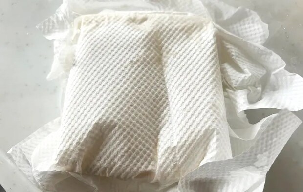 『ボウル1つで作れる麻婆豆腐』を作る写真（撮影：エニママ）