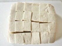 切った豆腐を入れたのは？　レンチンで作る麻婆豆腐に「簡単すぎる」「これでいい」