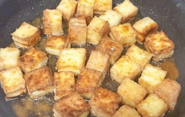 『のり塩コロコロ絹厚揚げ』を作る写真（撮影：エニママ）