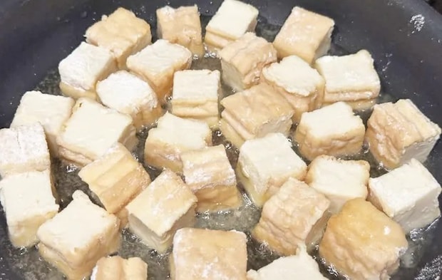 『のり塩コロコロ絹厚揚げ』を作る写真（撮影：エニママ）