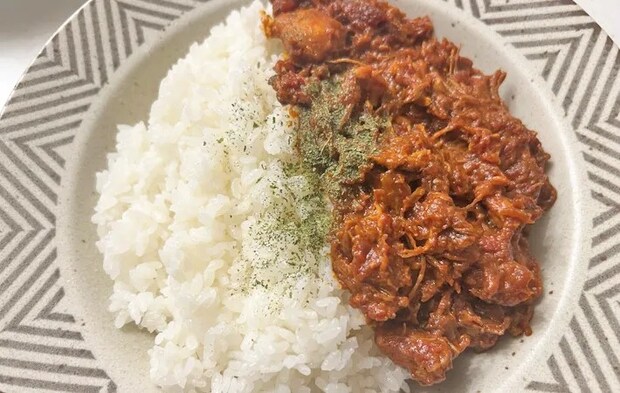 『炊飯器でバターチキンカレー』の完成写真（撮影：エニママ）