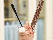 ディズニーで注文した『サンデー』　上にはチュロス、下には…【実食レポート】