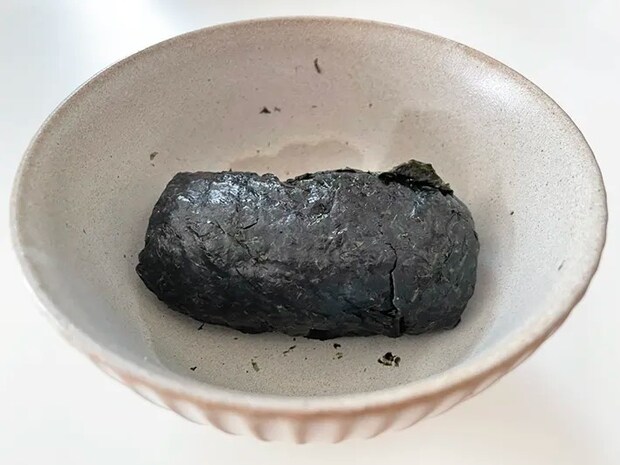 納豆ご飯を海苔で巻いた写真（撮影：grape編集部）