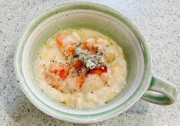 鮭とポタージュスープ（撮影：grape編集部）
