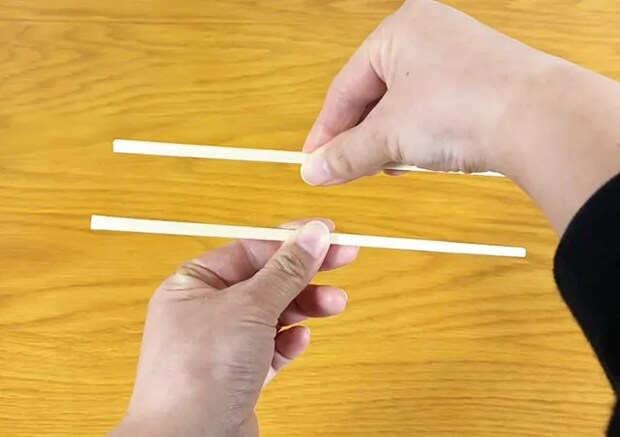 割りばしをきれいに割る方法（撮影：grape編集部）