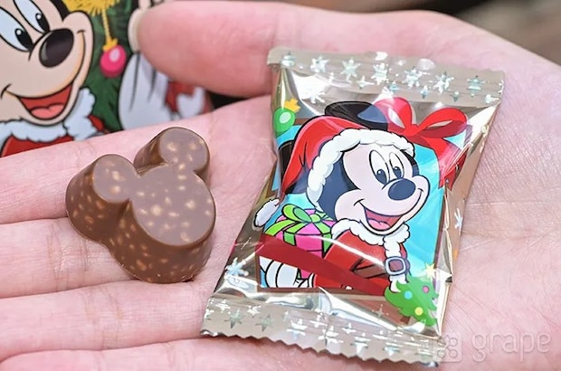 『クリスマスツリー缶』チョコの写真（撮影：grape編集部）