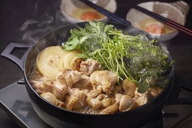 『鶏もも肉と香草の鶏すき鍋』の写真