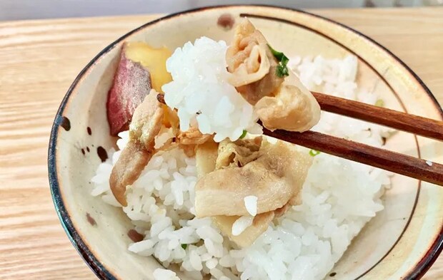『豚肉とサツマイモのさっぱり甘辛煮』の完成写真（撮影：エニママ）