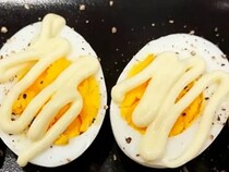 この食べ方が一番うまい？　ゆで卵の新たな食べ方に「満足度高すぎる」「超簡単」