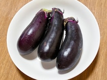 「ナスの味噌汁を作る時は…」　食品メーカーが教える『汁が黒っぽくなるのを防ぐコツ』