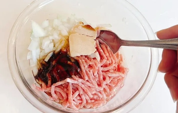 『ココットで小籠包』を作る写真（撮影：キジカク）