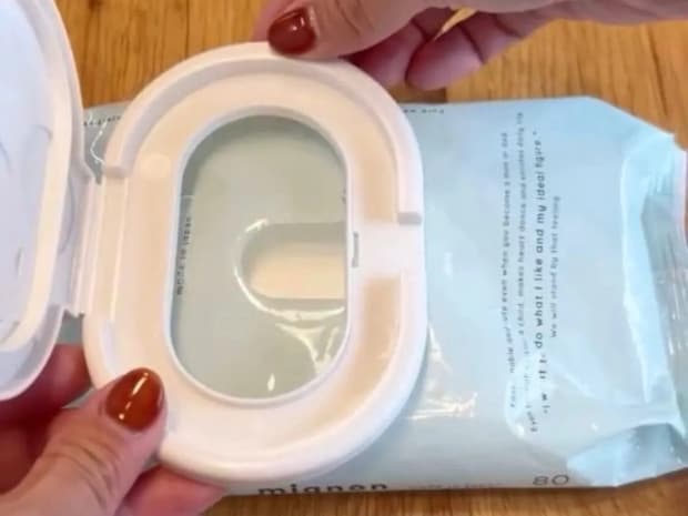 もう捨てないで! ウェットシートの蓋の活用法に「知らなかった」「マジで万能」