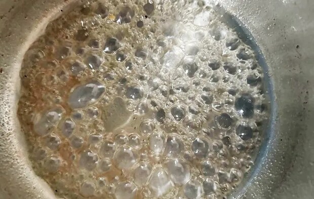 『さつまいもの皮のいもけんぴ』を作る写真（撮影：エニママ）