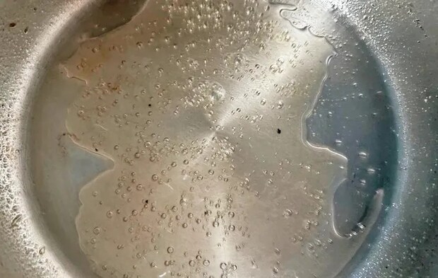 『さつまいもの皮のいもけんぴ』を作る写真（撮影：エニママ）