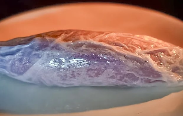 レンジ加熱したサツマイモの写真（撮影：小泉明代）