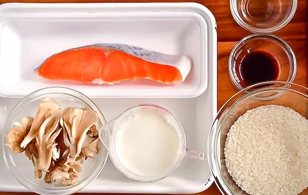 炊き込みご飯の材料の写真（撮影：小泉明代）