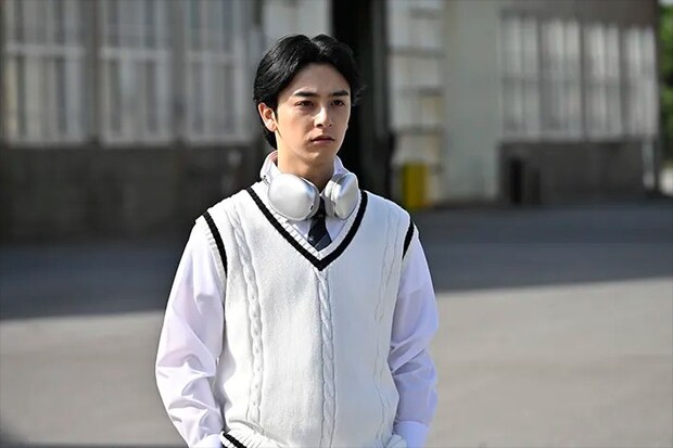 『ちょっとだけエスパー』に出演する新原泰佑さんが写る場面写真