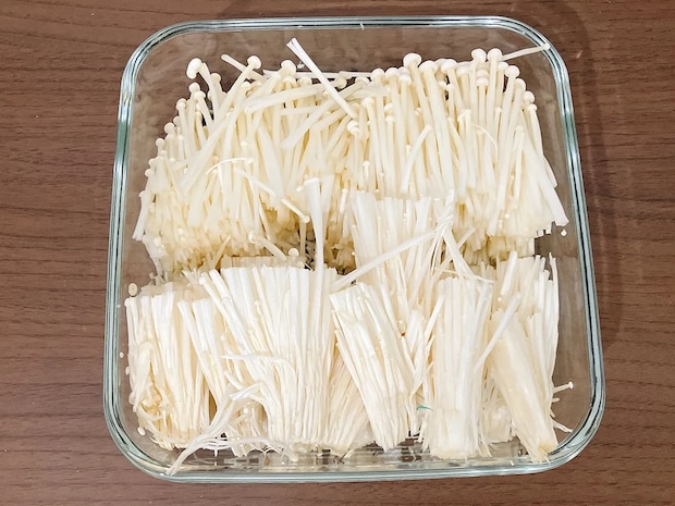 エノキ2袋を使って？　味つけは『お茶づけ海苔』だけの“ズボラ飯”レシピ