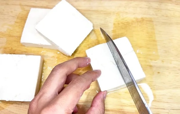 『とうふのから揚げ』を作る写真（撮影：キジカク）