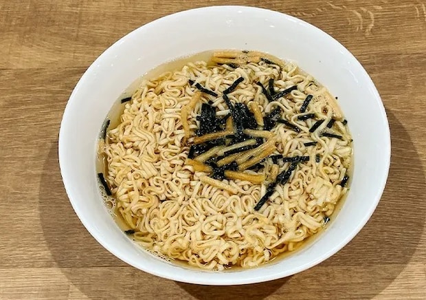 『チキンラーメン』と『お茶づけ海苔』（撮影：grape編集部）
