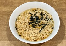 【ズボラ飯レシピ】え、これアリなの？　チキンラーメンにお茶づけ海苔を足したら…