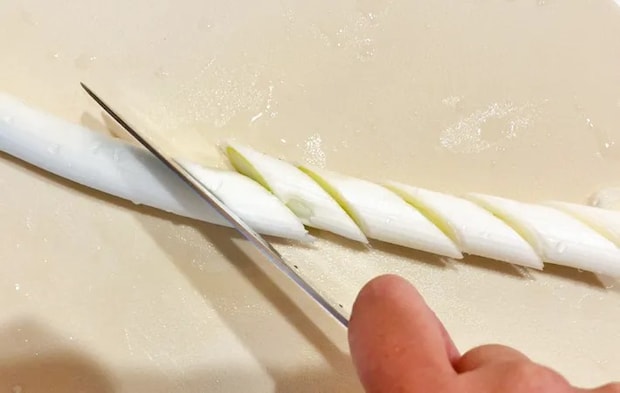 『炊飯器でサムゲタン風スープ』を作る写真（撮影：エニママ）