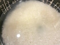 炊飯器に米と海苔を入れたら…　できた一品に「毎日これでいい」「疲れた夜にもぴったり」