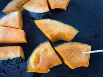 煮物ばっかりだと飽きる…　カボチャを使ったまさかのレシピが「おもてなしにもよさそう」