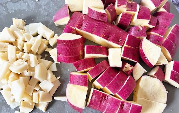 『さつまいも×タケノコご飯』を作る写真（撮影：エニママ）