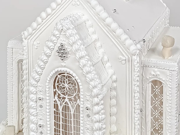 パティシエが『建築』したものが、すごすぎる…！　作品に「拡大して震えた」「理解が追いつかない」