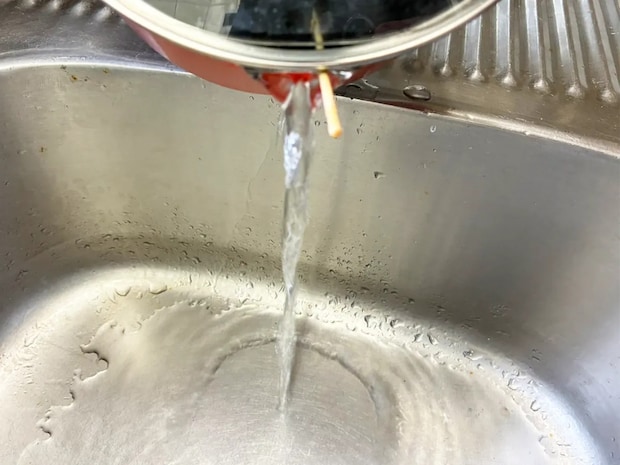 つまようじ1本で家事がラクに！　便利すぎる活用法に「時短になった」「きれいに保ってる」